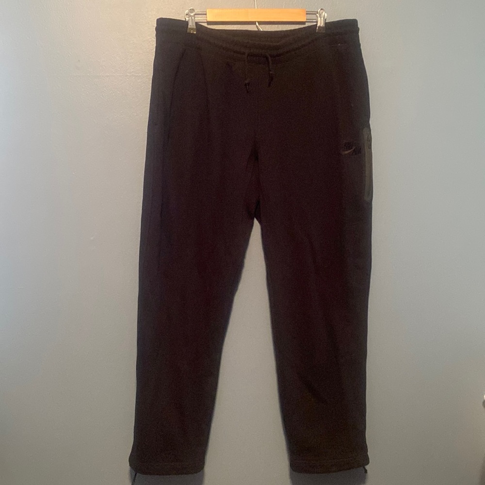 Super cozy NIKE wide leg sweatpants